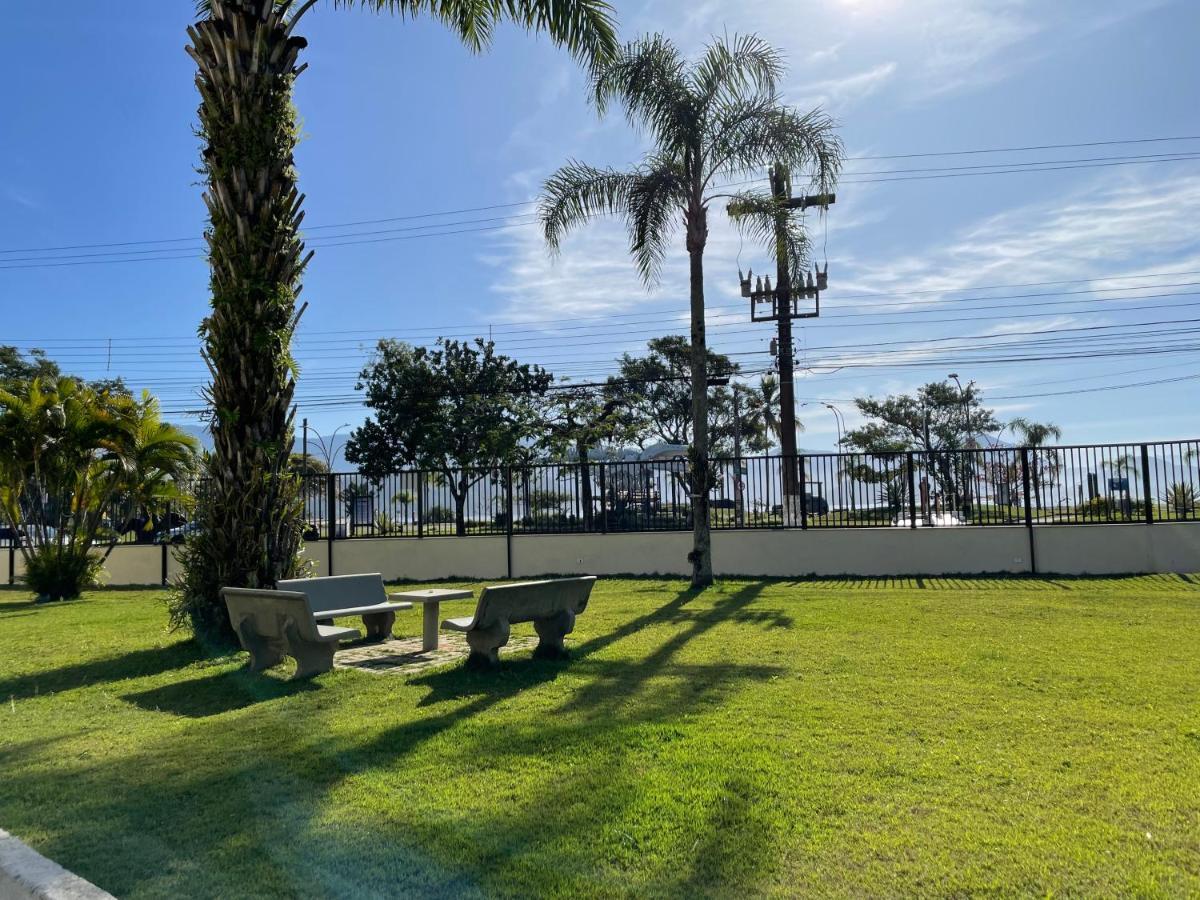 Apartamento Ubatuba, Itagua, Bem Localizado, Duas Vagas De Garagem Exterior foto